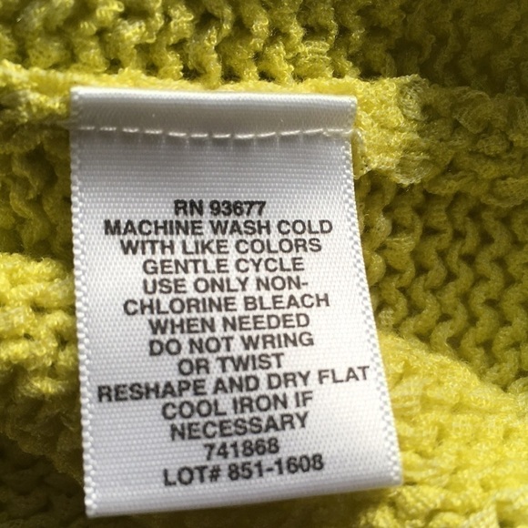 LIZ CLAIBORNE Yellow Sleeveless Sweater Top Small - Picture 6 of 6